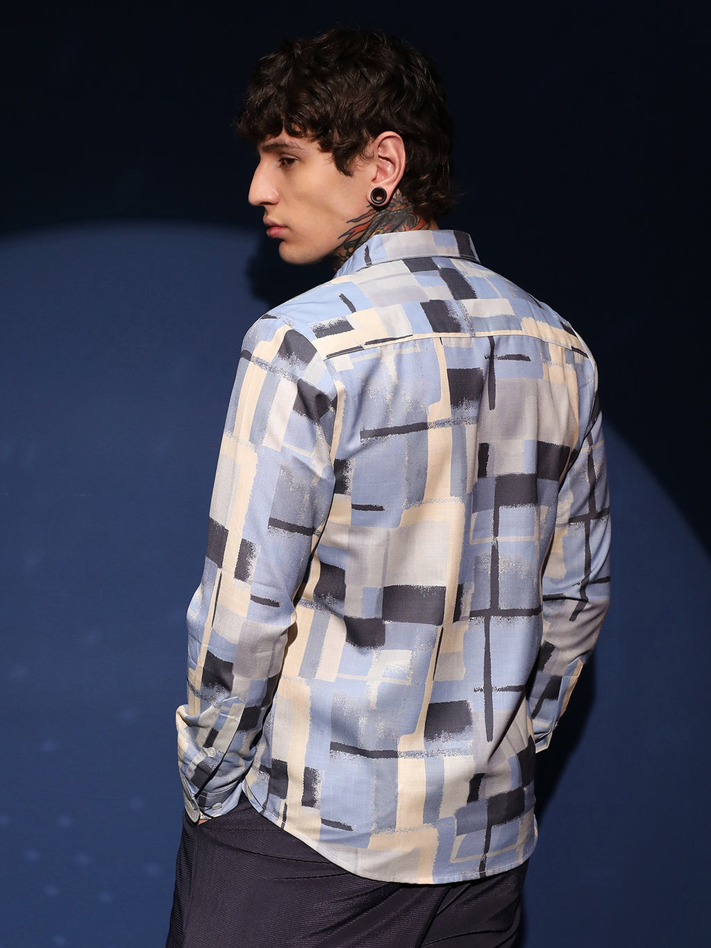 Cubic-Overlap Shirt