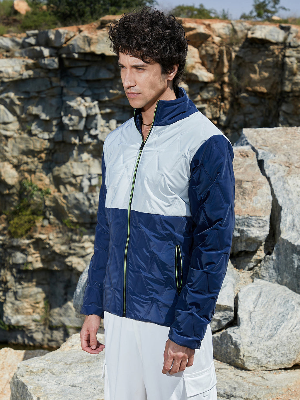 Contrast V Quilted Puffer Jacket
