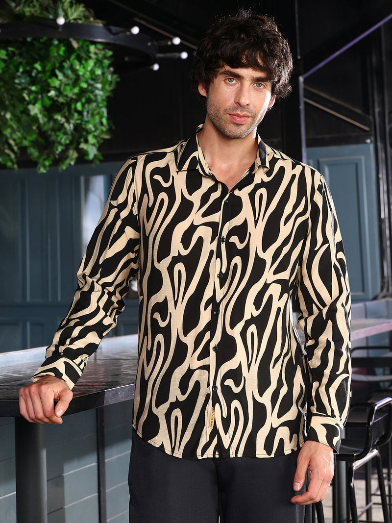 Contrast-Flowing Imprint Shirt