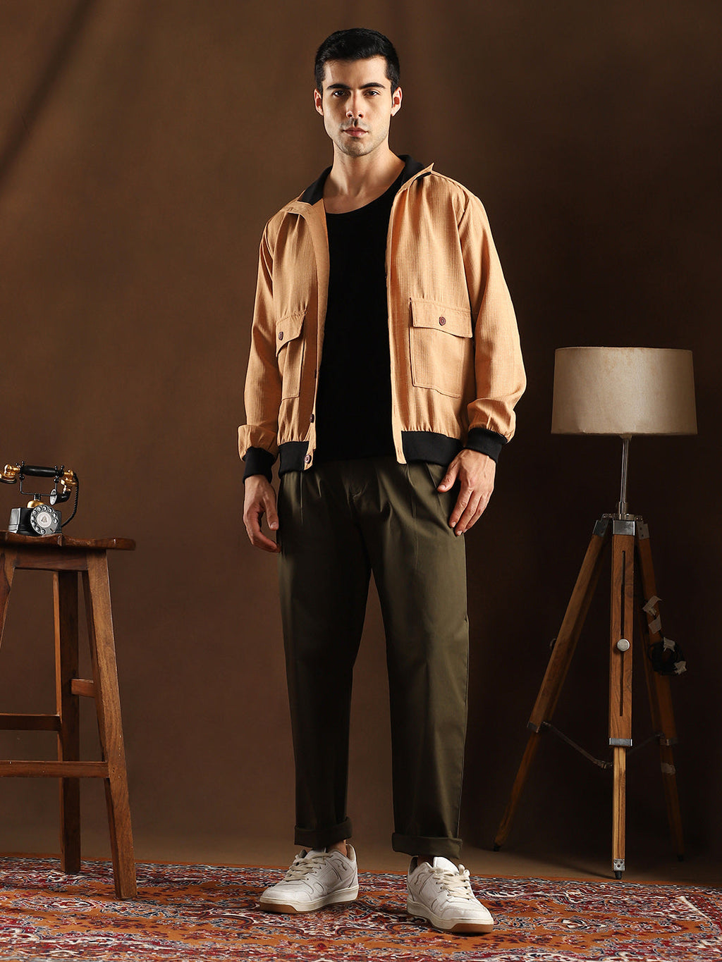 Lightweight - Solid-Pleated Chino Trousers