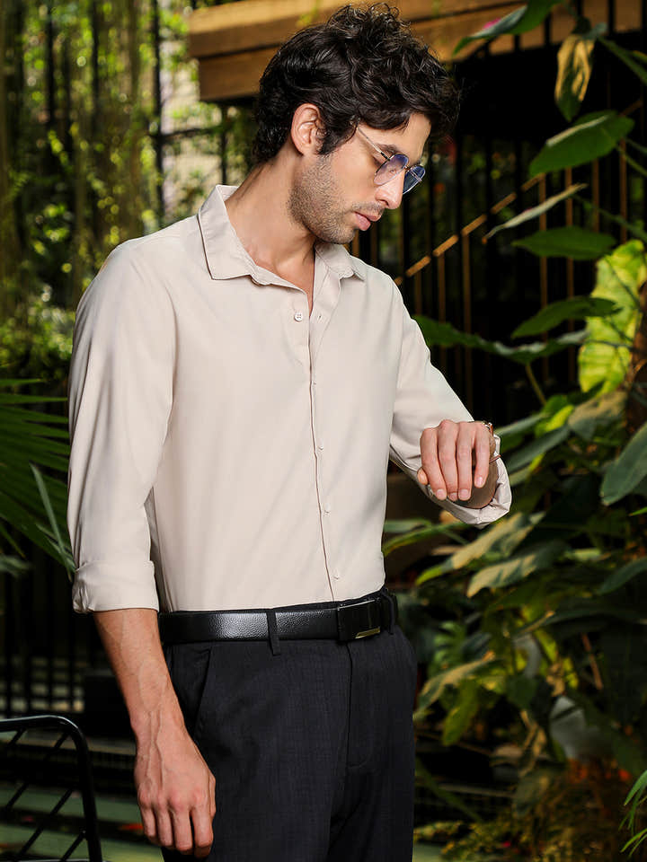 Men's Solid Spread Collar Formal Shirt